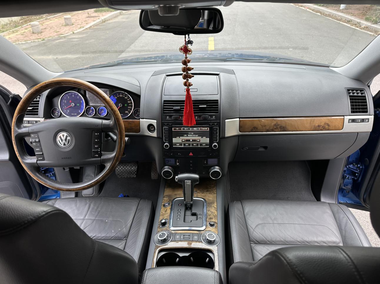 Volkswagen Touareg 2010 thumb 10