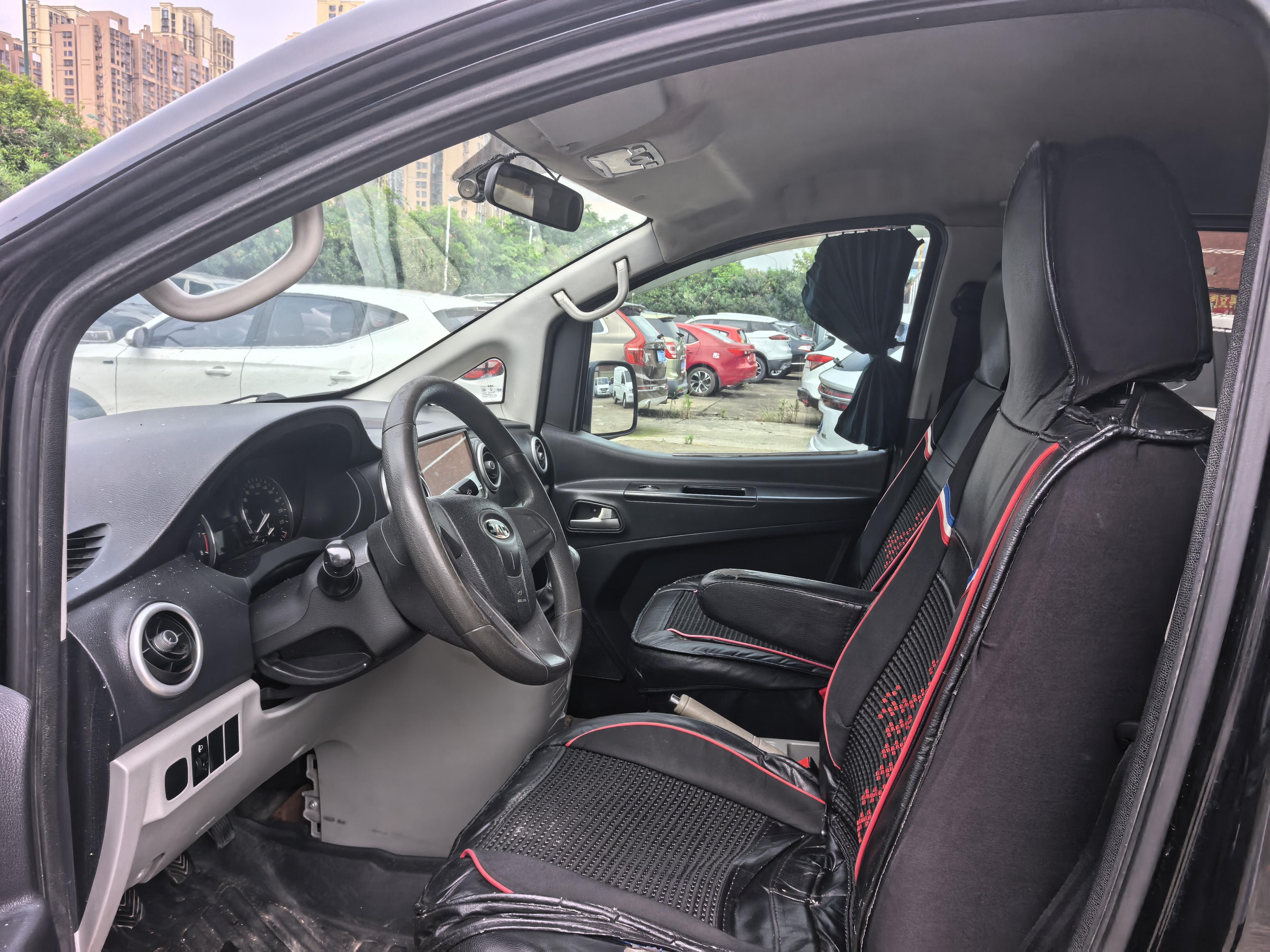 JAC Refine M3 2019 thumb 5