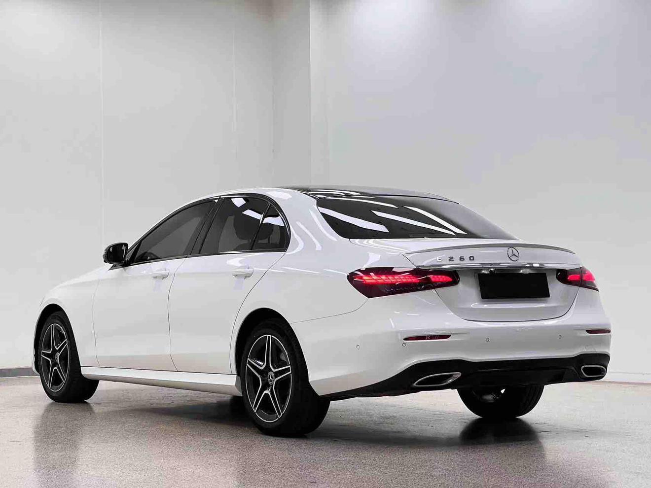 Mercedes-Benz E-Класс 2023 thumb 3