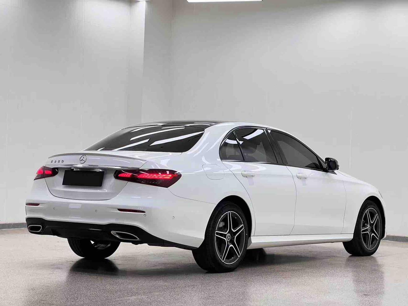 Mercedes-Benz E-Класс 2023 thumb 5