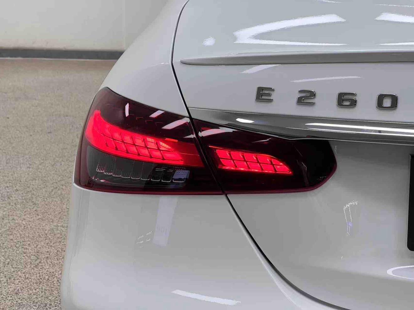Mercedes-Benz E-Класс 2023 thumb 8