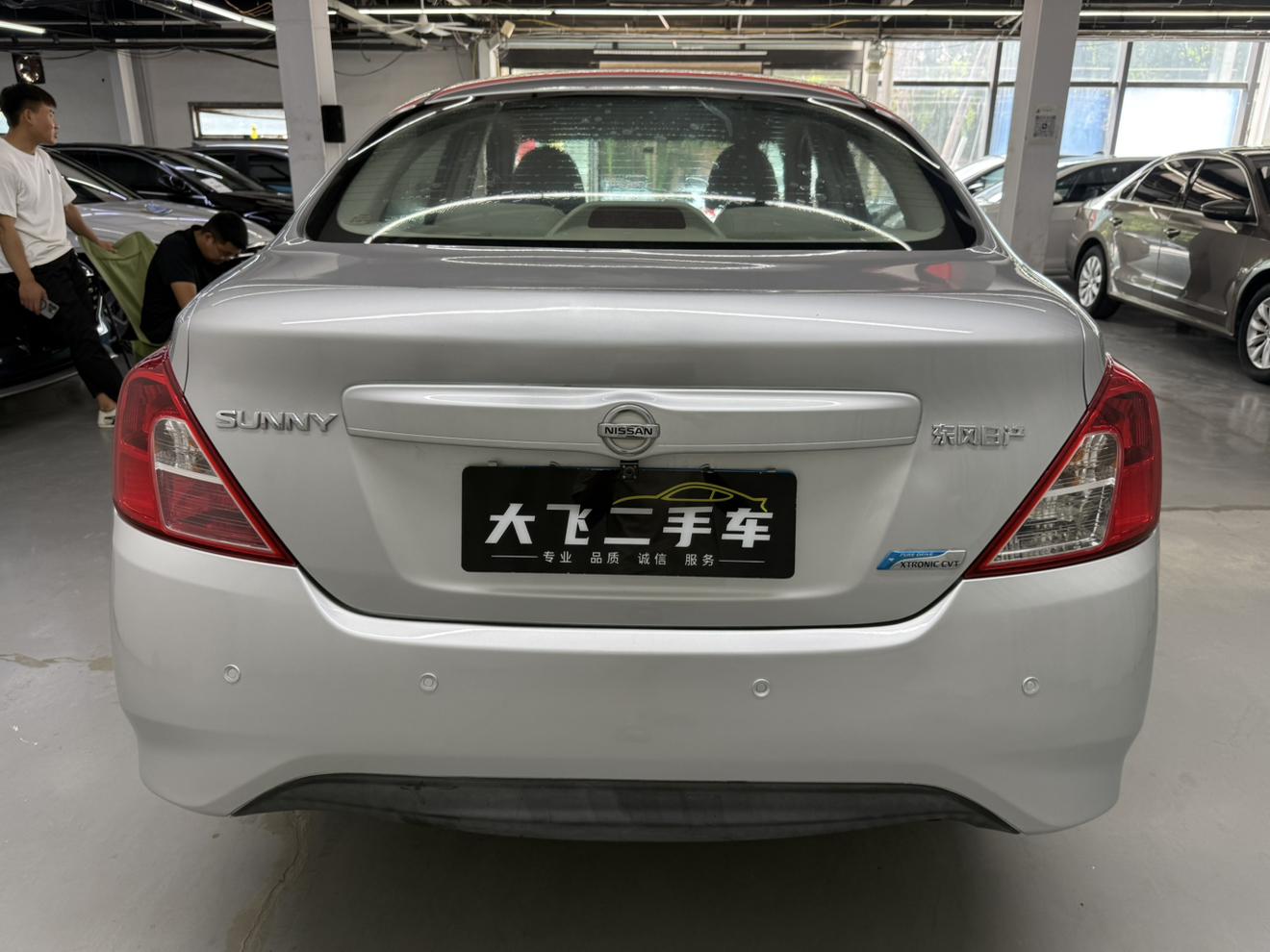 Nissan Sunny 2015 thumb 3