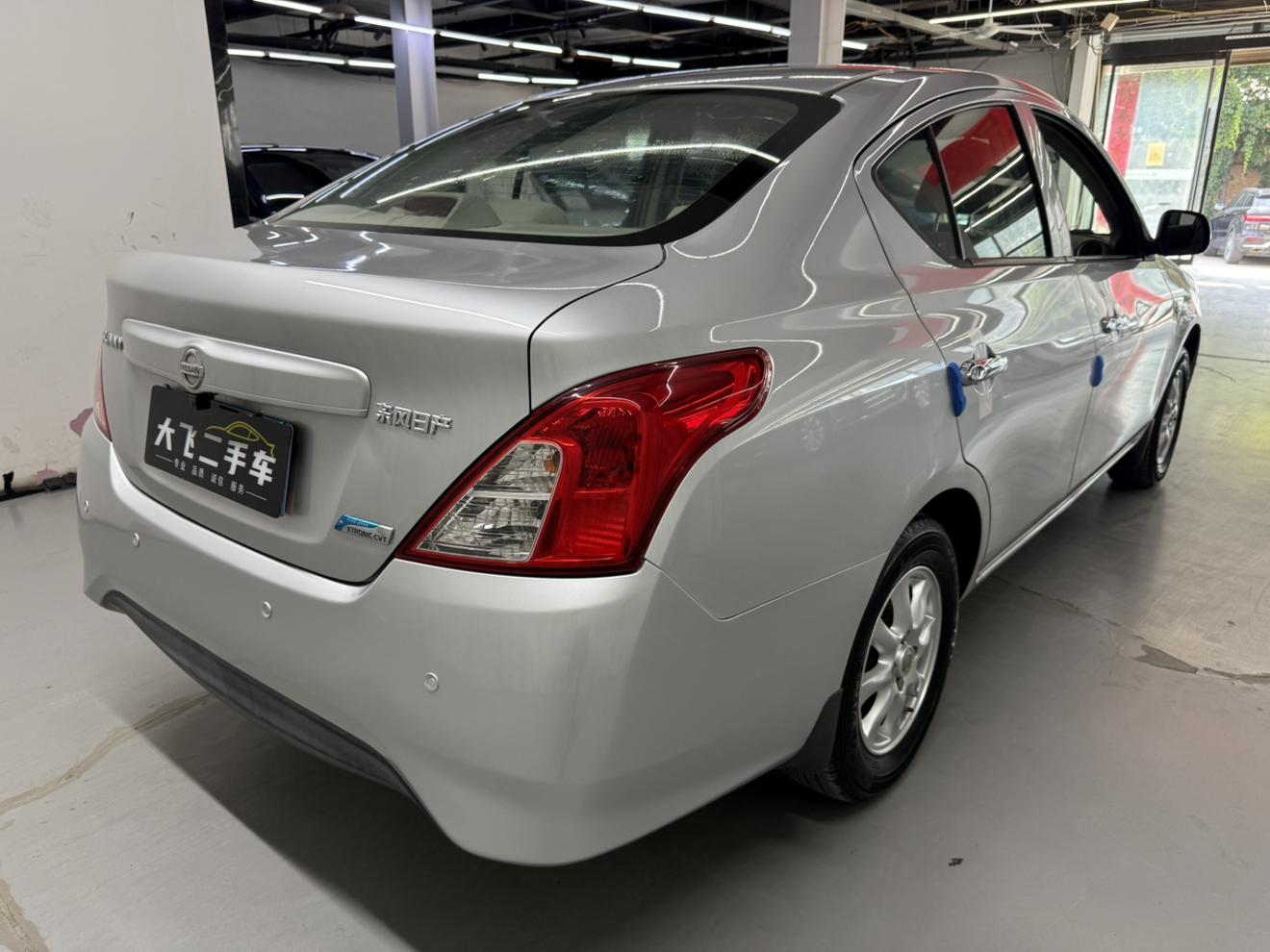 Nissan Sunny 2015 thumb 4