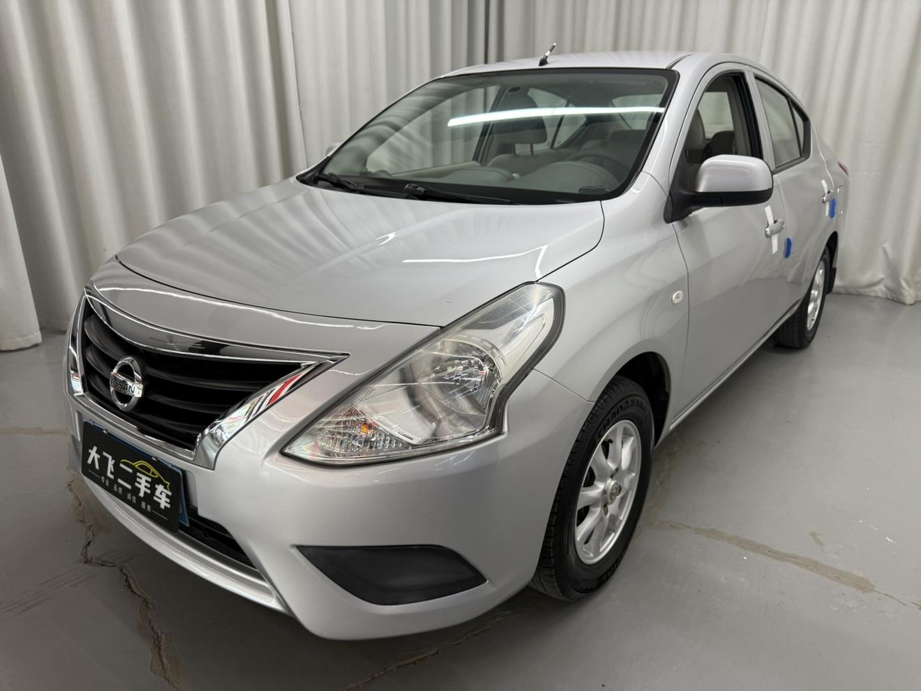 Nissan Sunny 2015 thumb 10