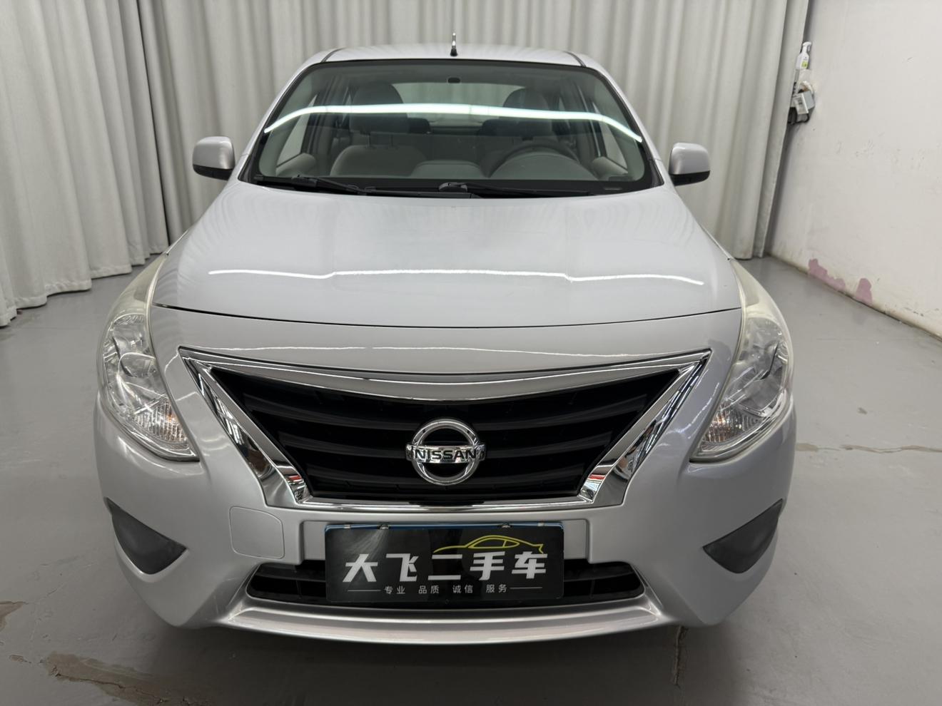 Nissan Sunny 2015 thumb 11