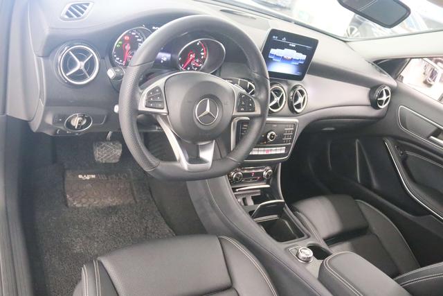 Mercedes-Benz GLA 2019 thumb 11