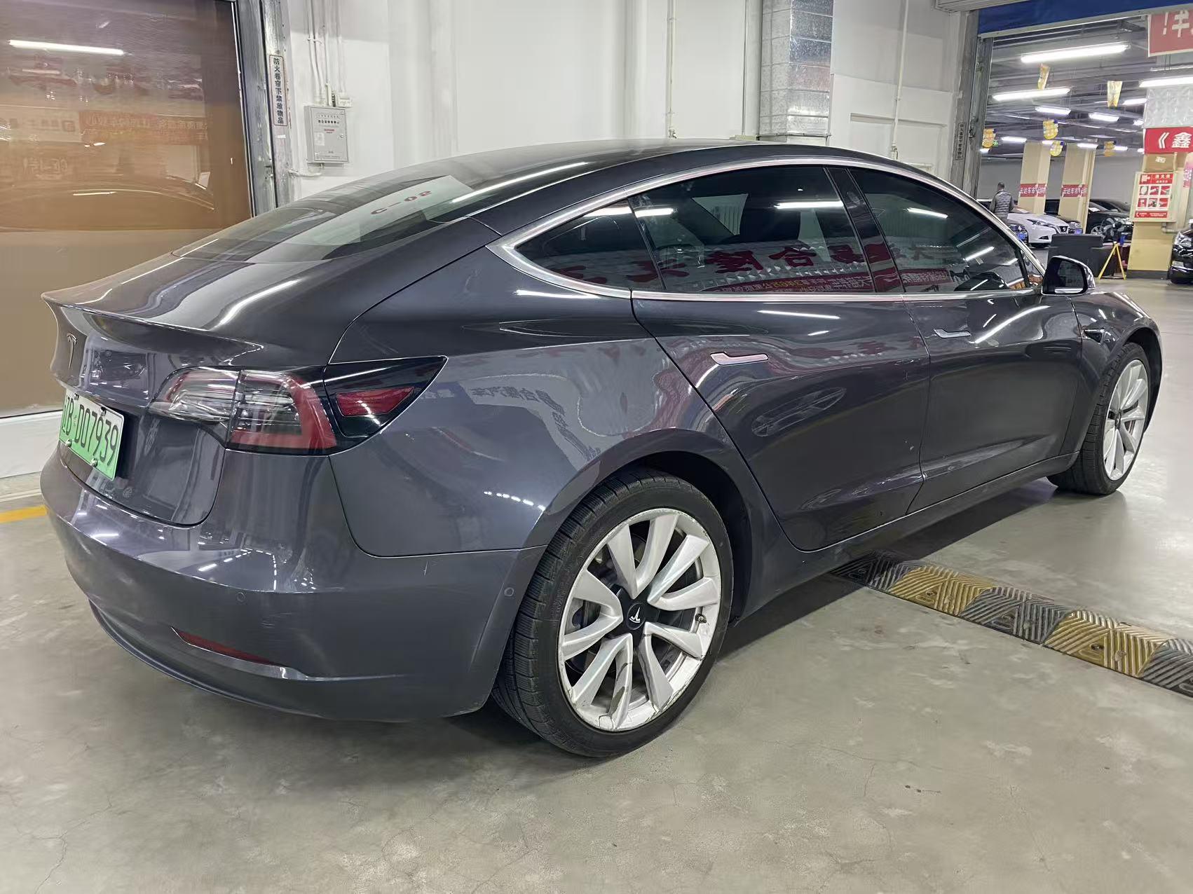 Tesla Model 3 2019 thumb 4