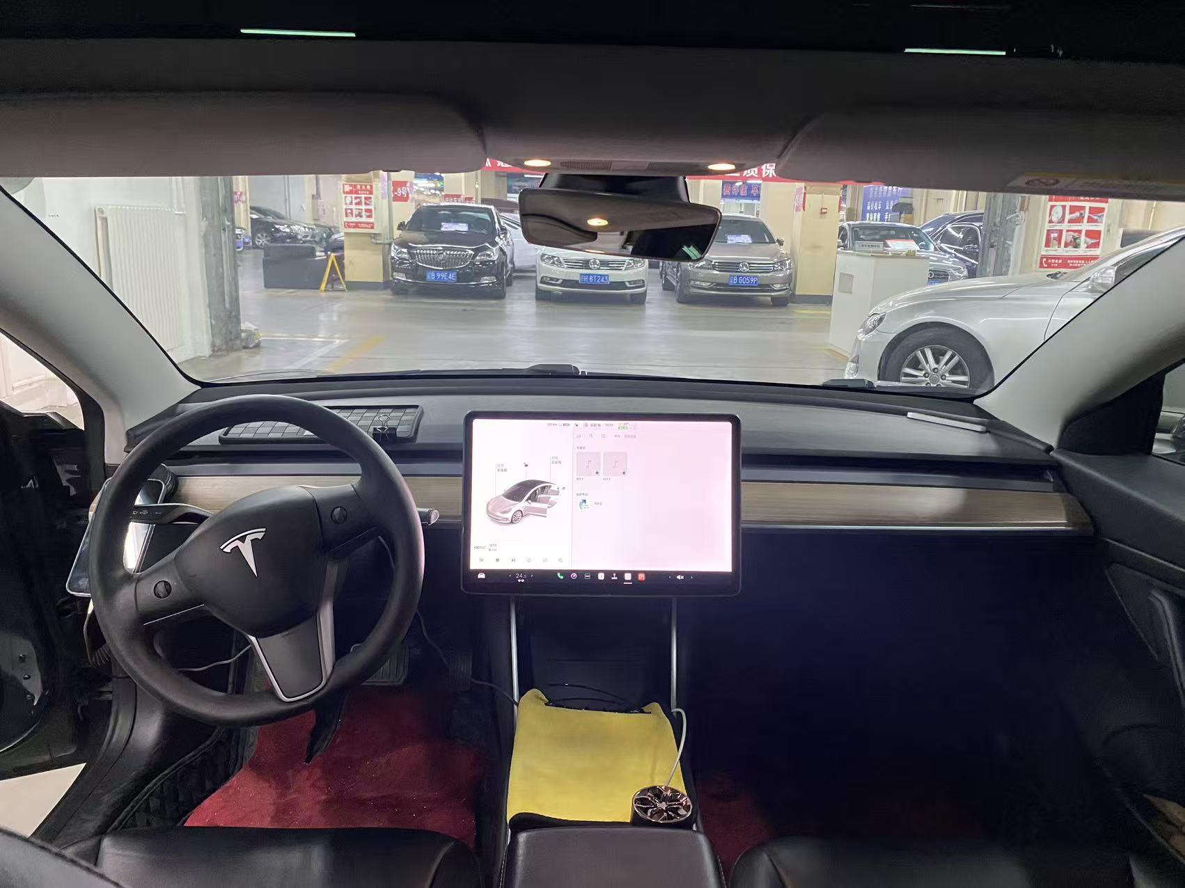 Tesla Model 3 2019 thumb 5