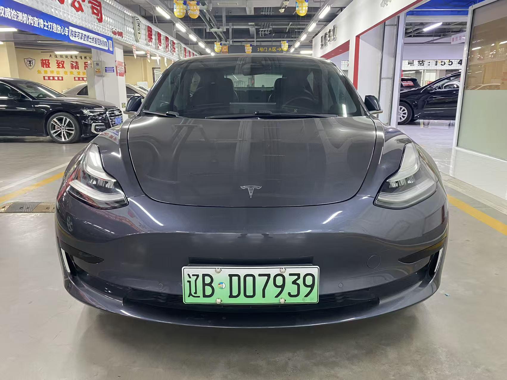 Tesla Model 3 2019 thumb 9