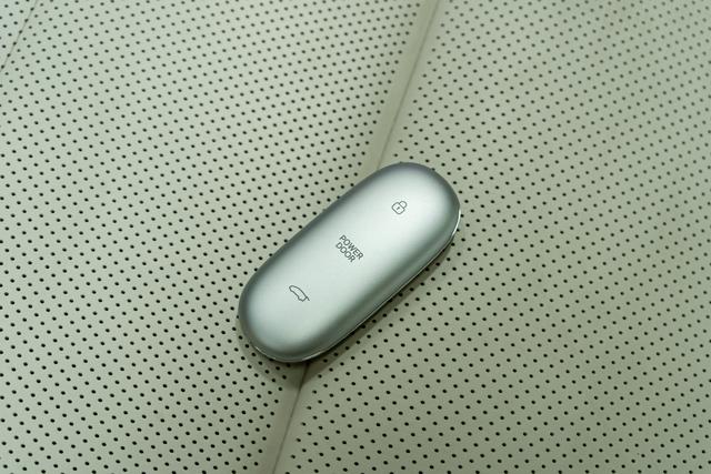 Lixiang (Li Auto) Mega 2024 thumb 9
