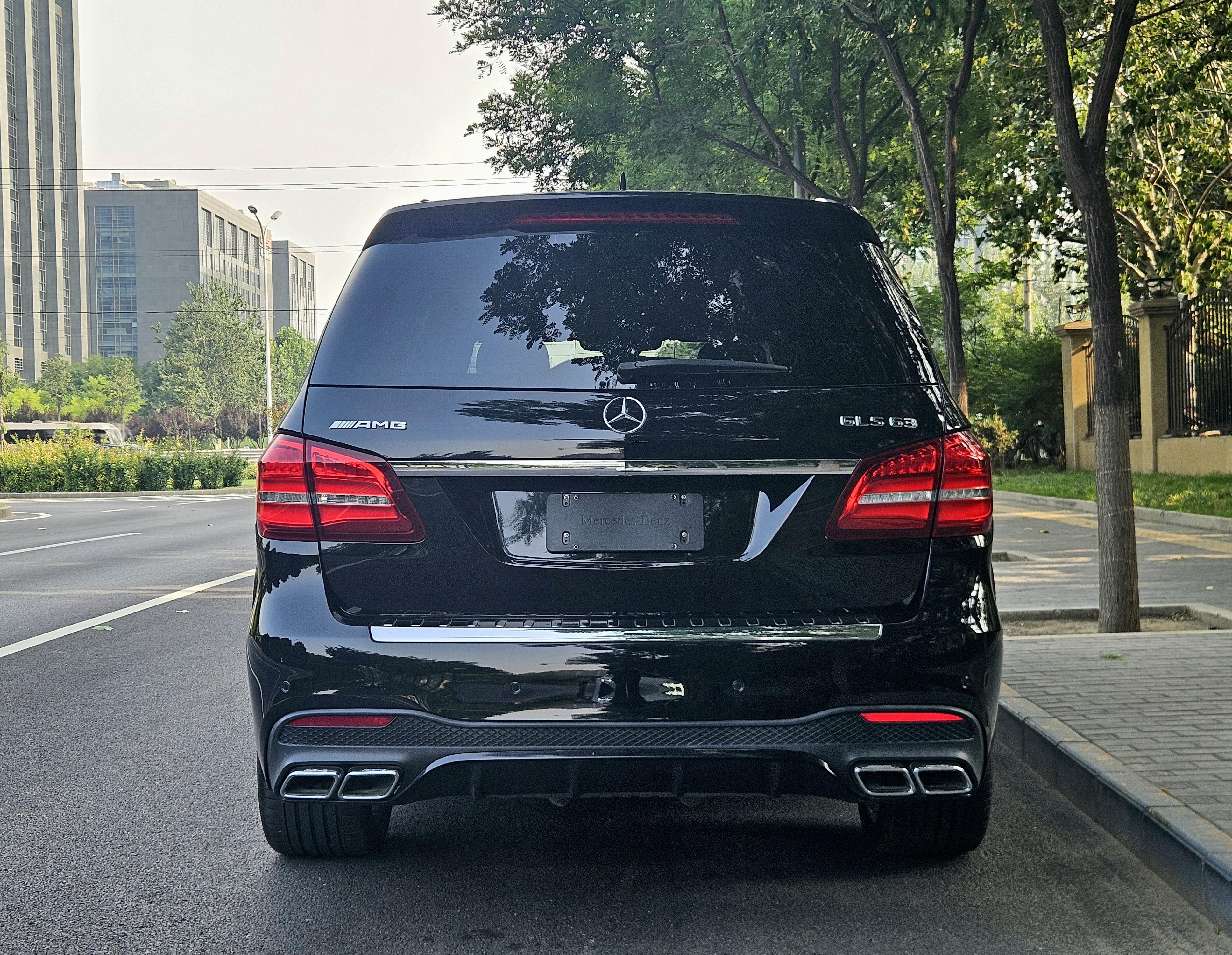 Mercedes-Benz GLS AMG 2017 thumb 2