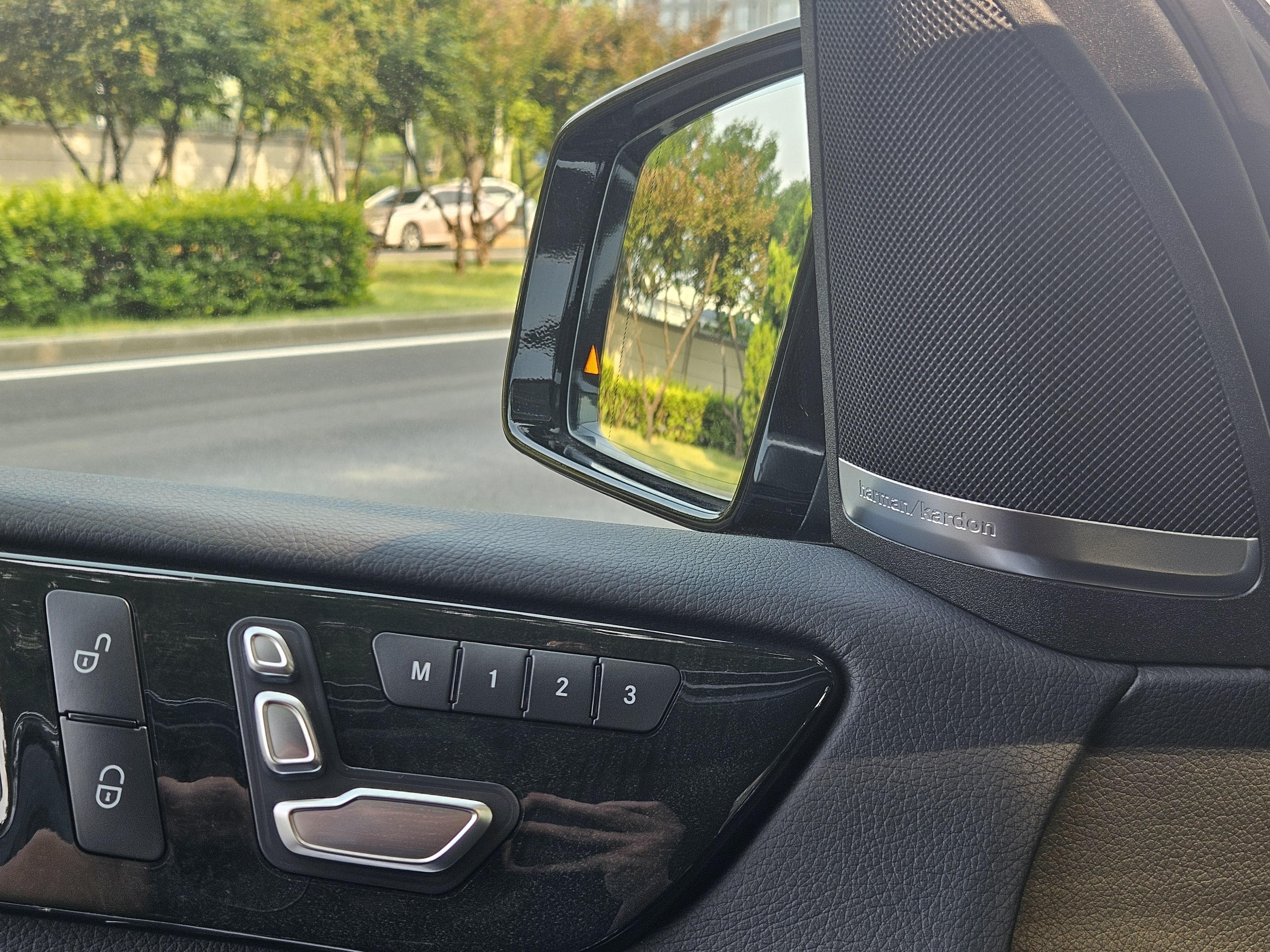 Mercedes-Benz GLS AMG 2017 thumb 10