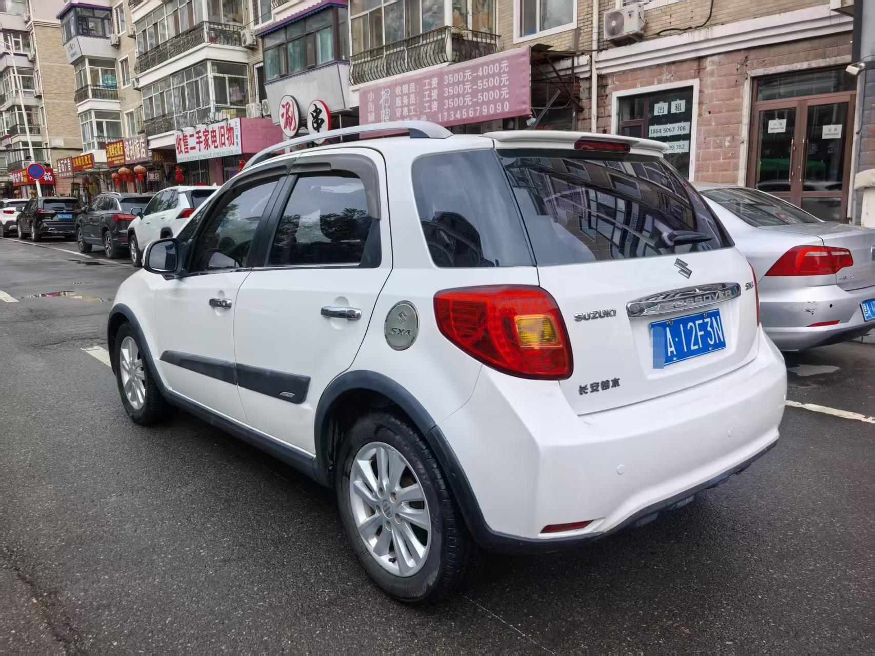 Suzuki SX4 2013 thumb 2