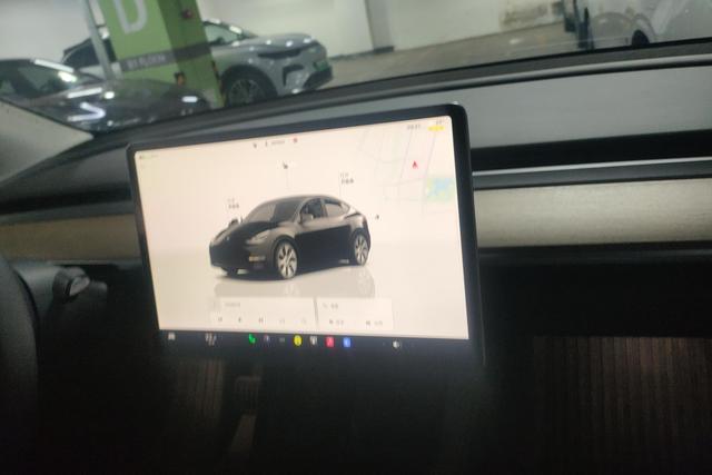 Tesla Model Y 2022 thumb 8
