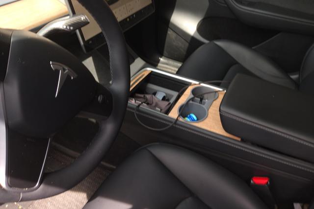 Tesla Model Y 2022 thumb 11
