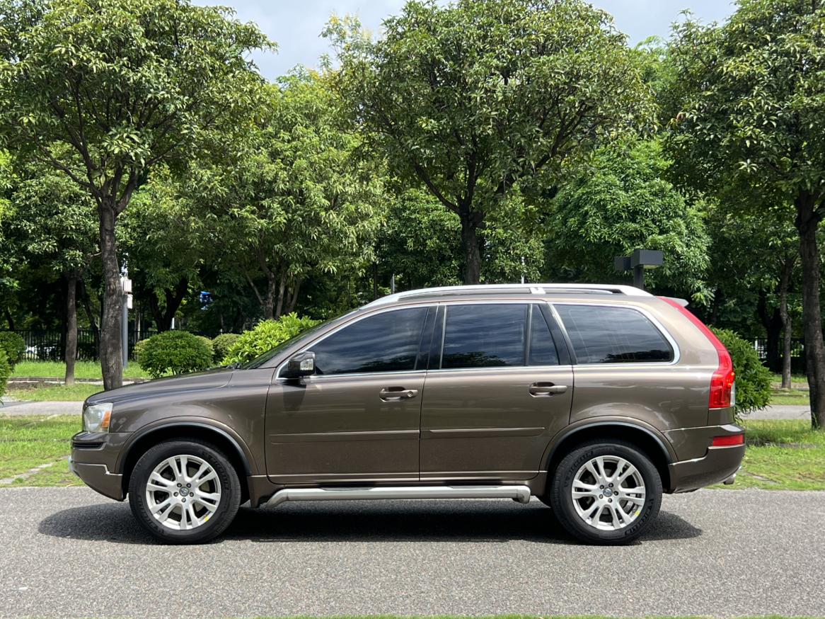 Volvo XC90 2013 thumb 2