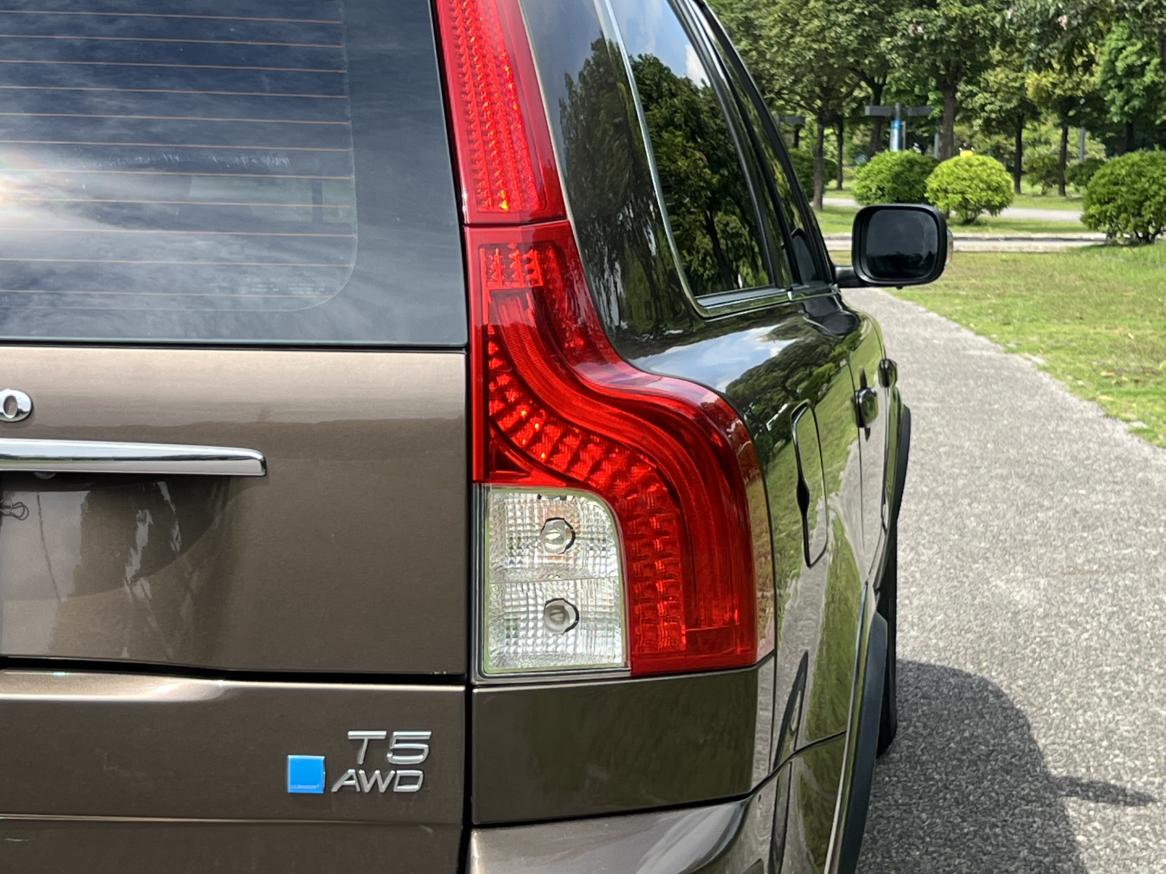 Volvo XC90 2013 thumb 8
