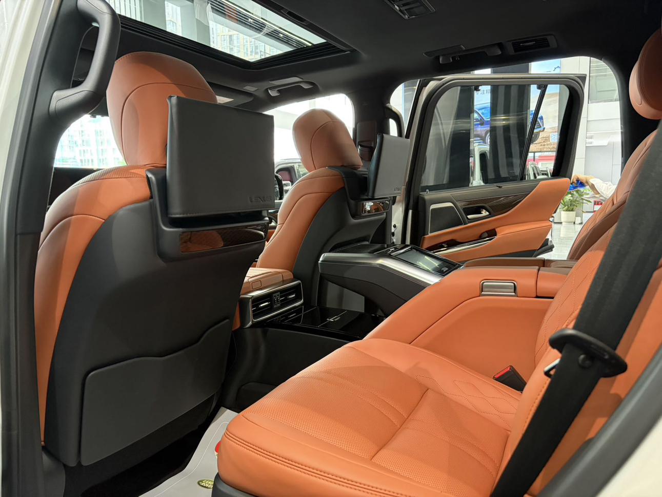 Lexus LX 2023 thumb 9