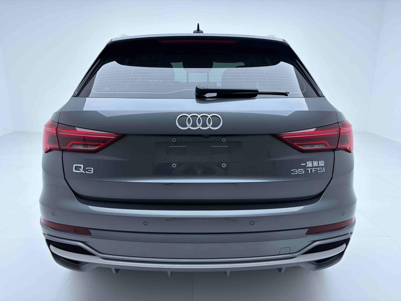 Audi Q3 2022 thumb 3