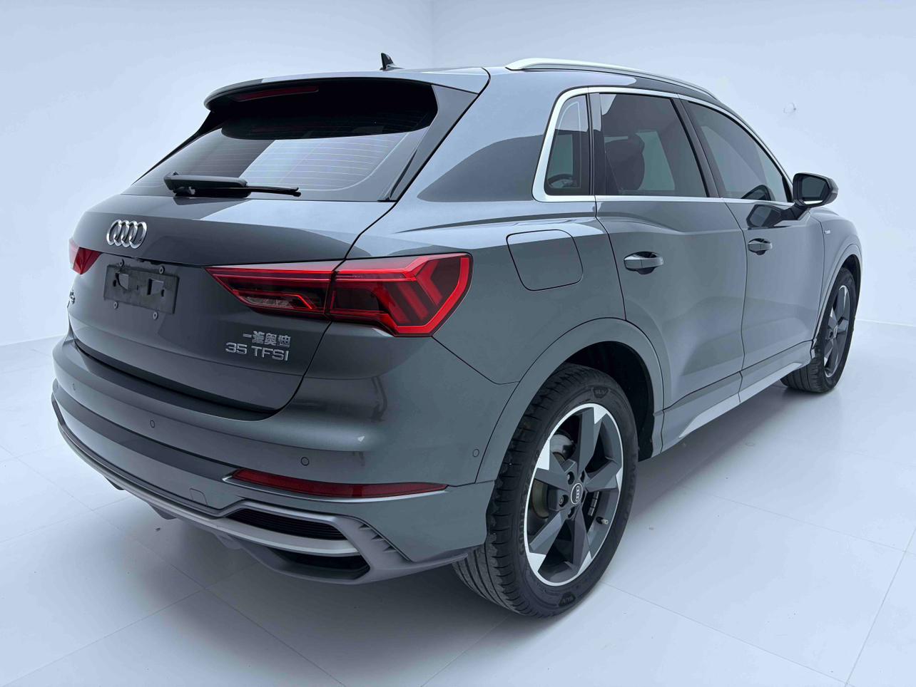 Audi Q3 2022 thumb 4