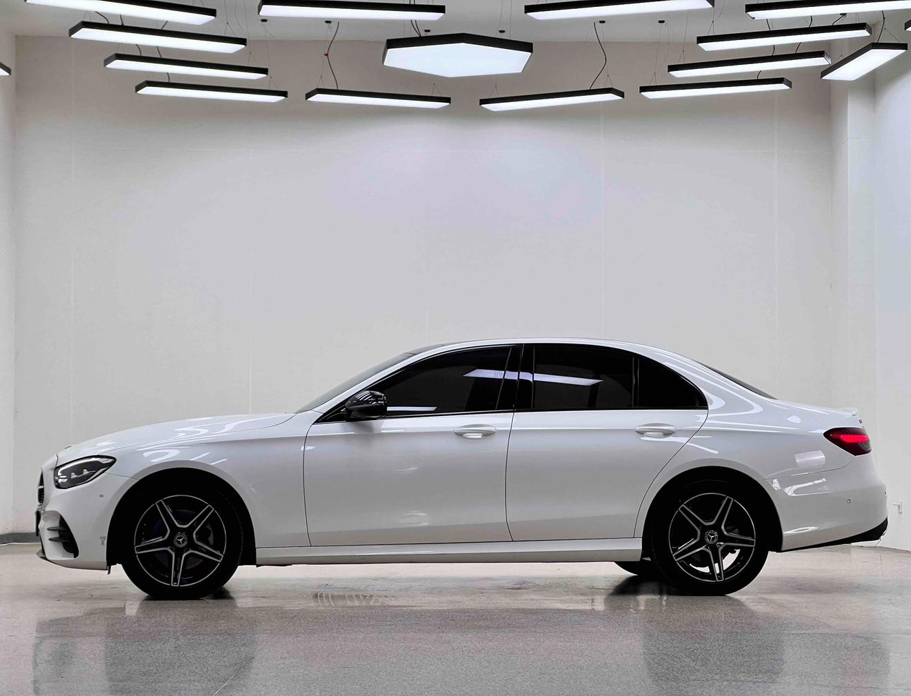 Mercedes-Benz E-Класс 2023 thumb 2