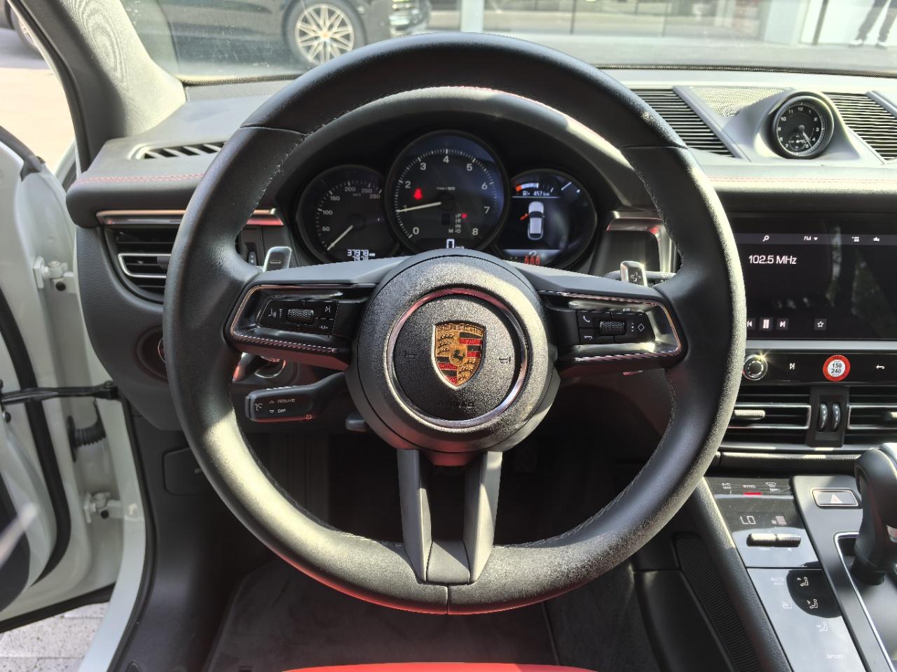Porsche Macan 2022 thumb 12