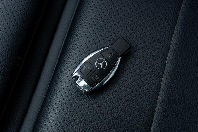 Mercedes-Benz GLC 2017 thumb 9