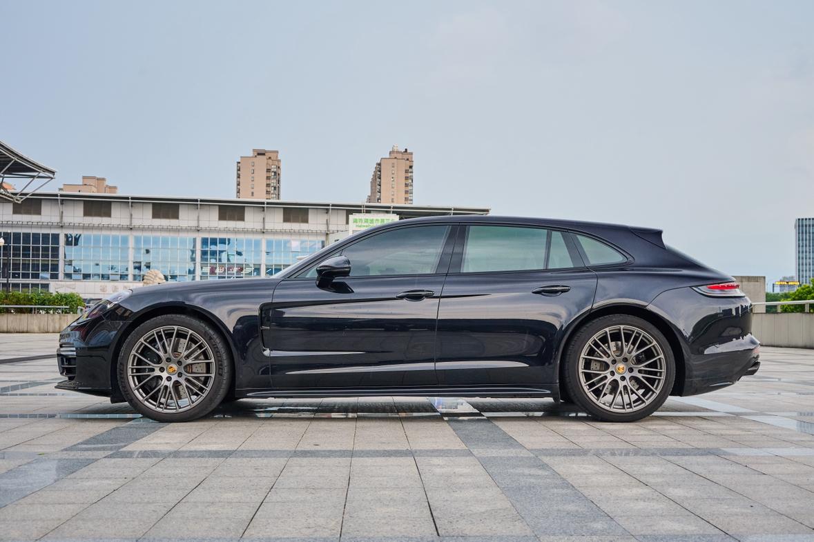 Porsche Panamera 2023 thumb 2