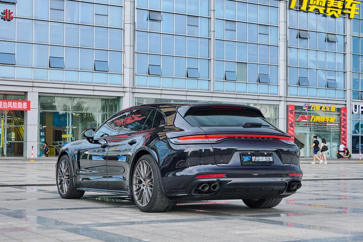 Porsche Panamera 2023 thumb 3