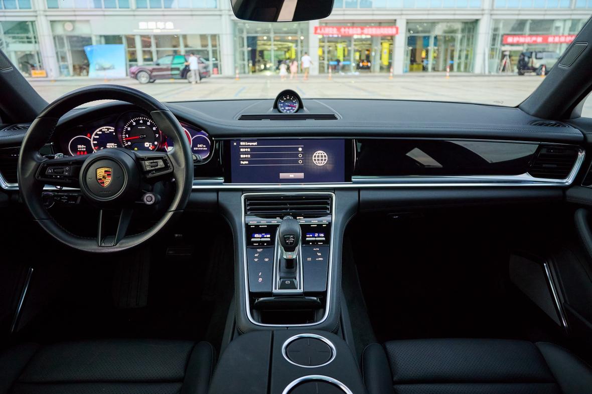 Porsche Panamera 2023 thumb 11