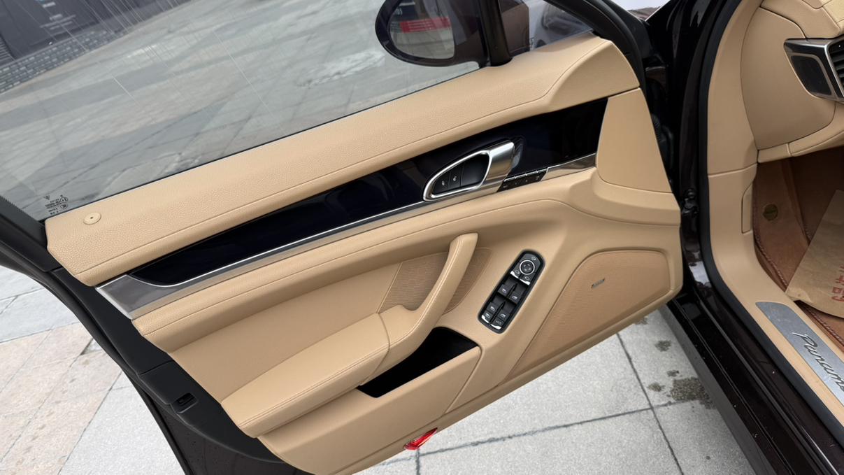 Porsche Panamera 2014 thumb 6