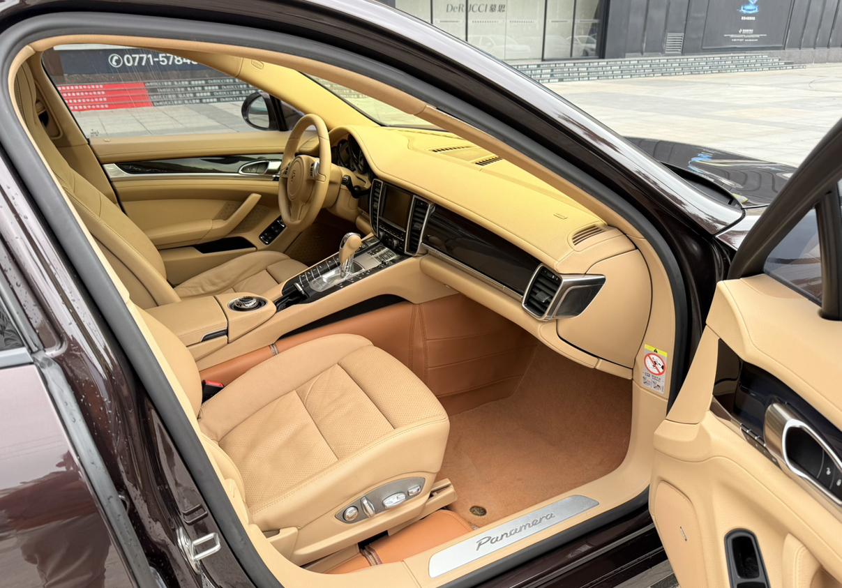 Porsche Panamera 2014 thumb 9