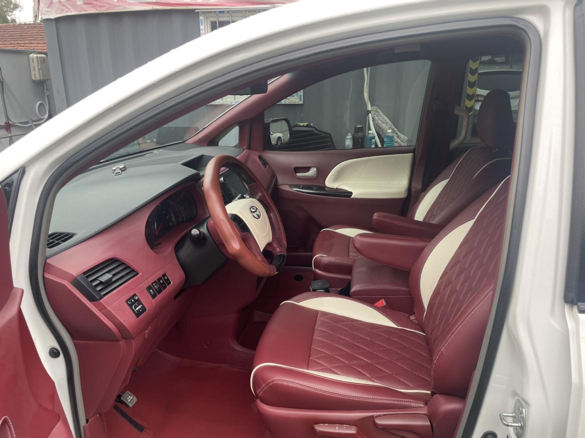 Toyota Sienna 2015 thumb 7