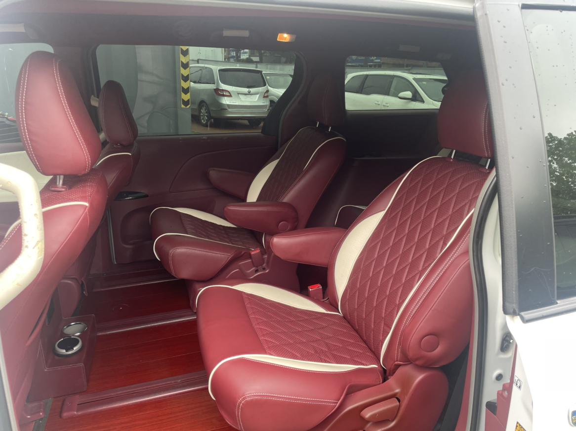 Toyota Sienna 2015 thumb 8