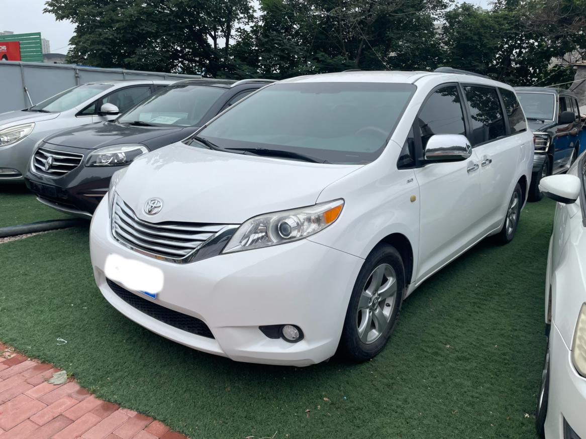 Toyota Sienna 2015 thumb 9