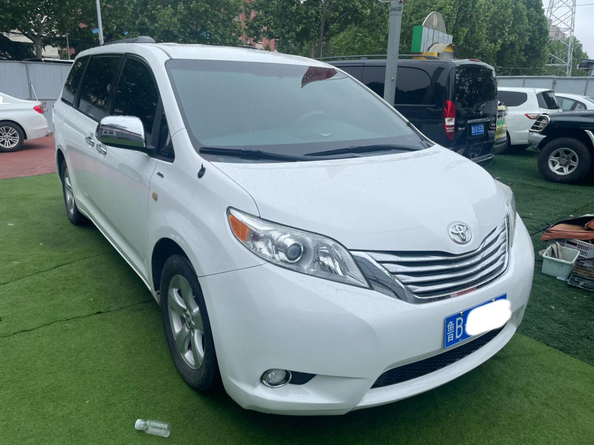 Toyota Sienna 2015 thumb 11