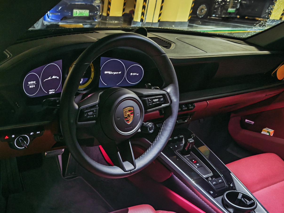 Porsche 911 2023 thumb 7