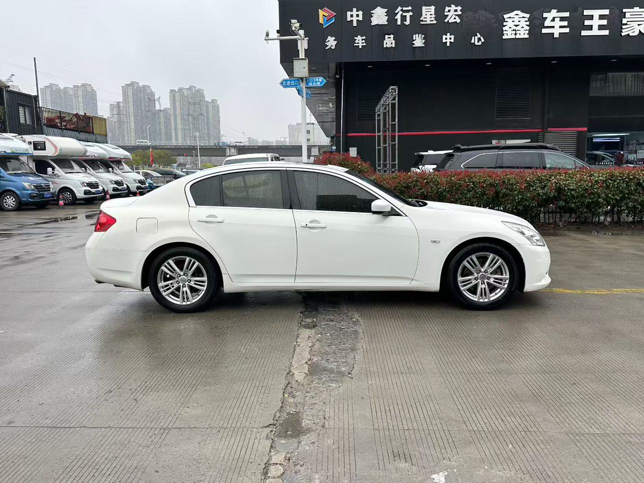 Infiniti G 2010 thumb 4