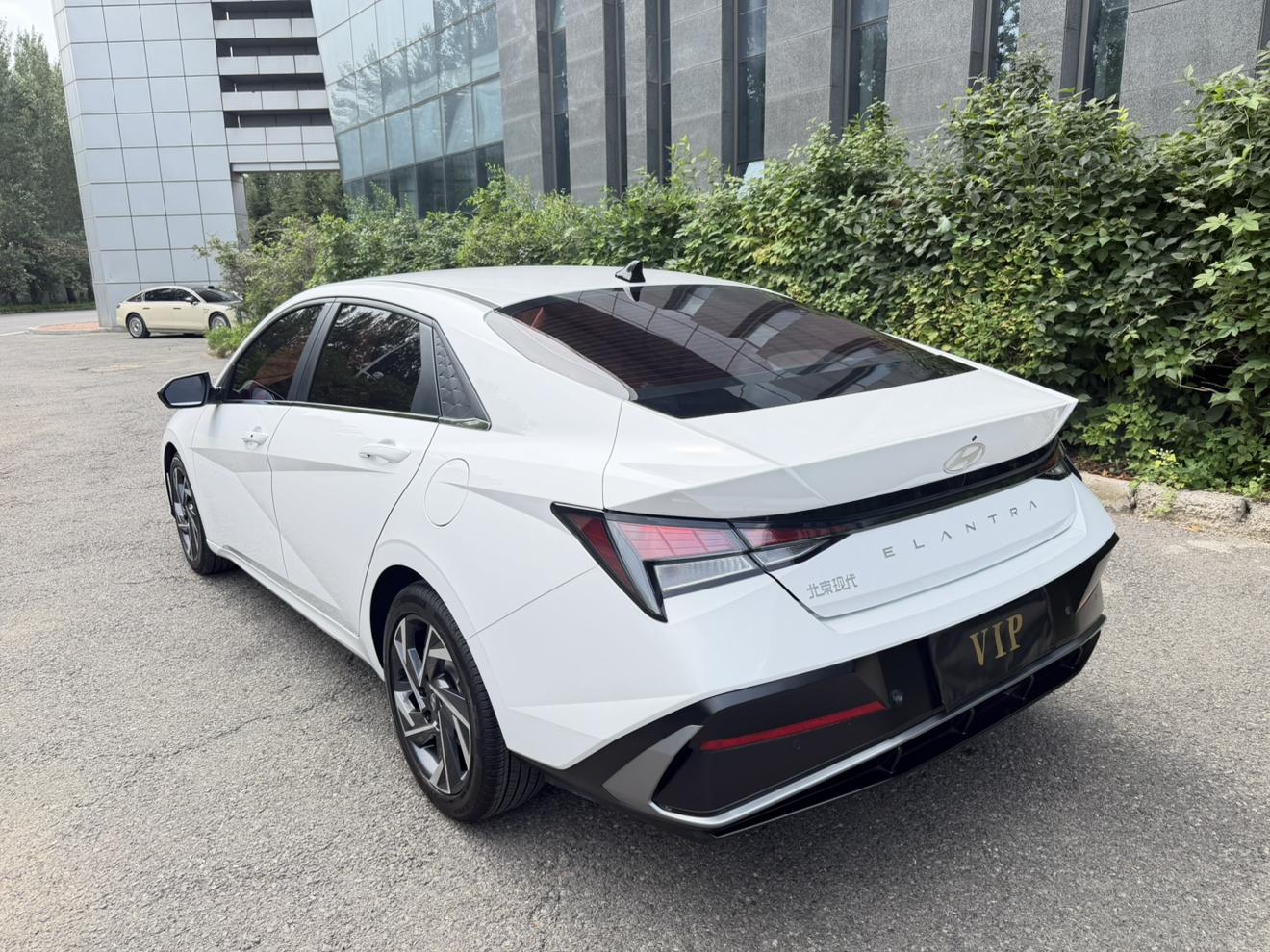 Hyundai Elantra 2023 thumb 2