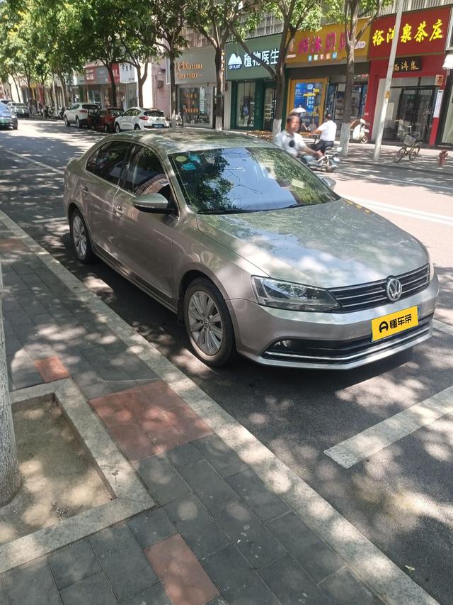 Volkswagen Sagitar 2015 thumb 3