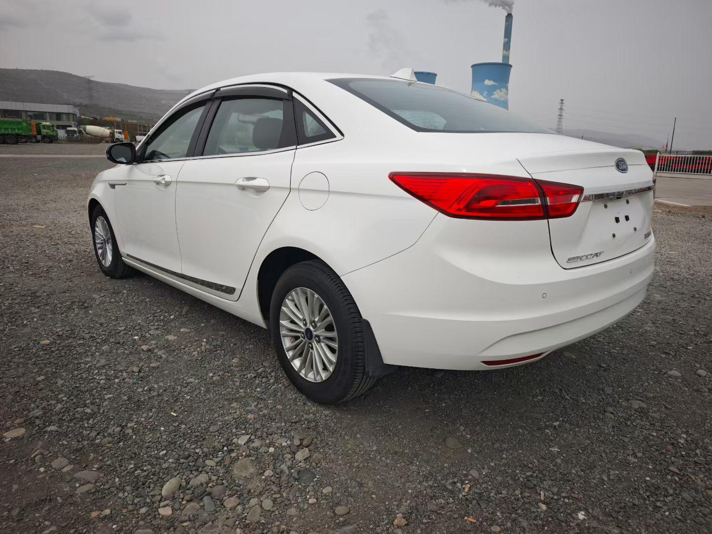 Ford Focus 2017 thumb 2