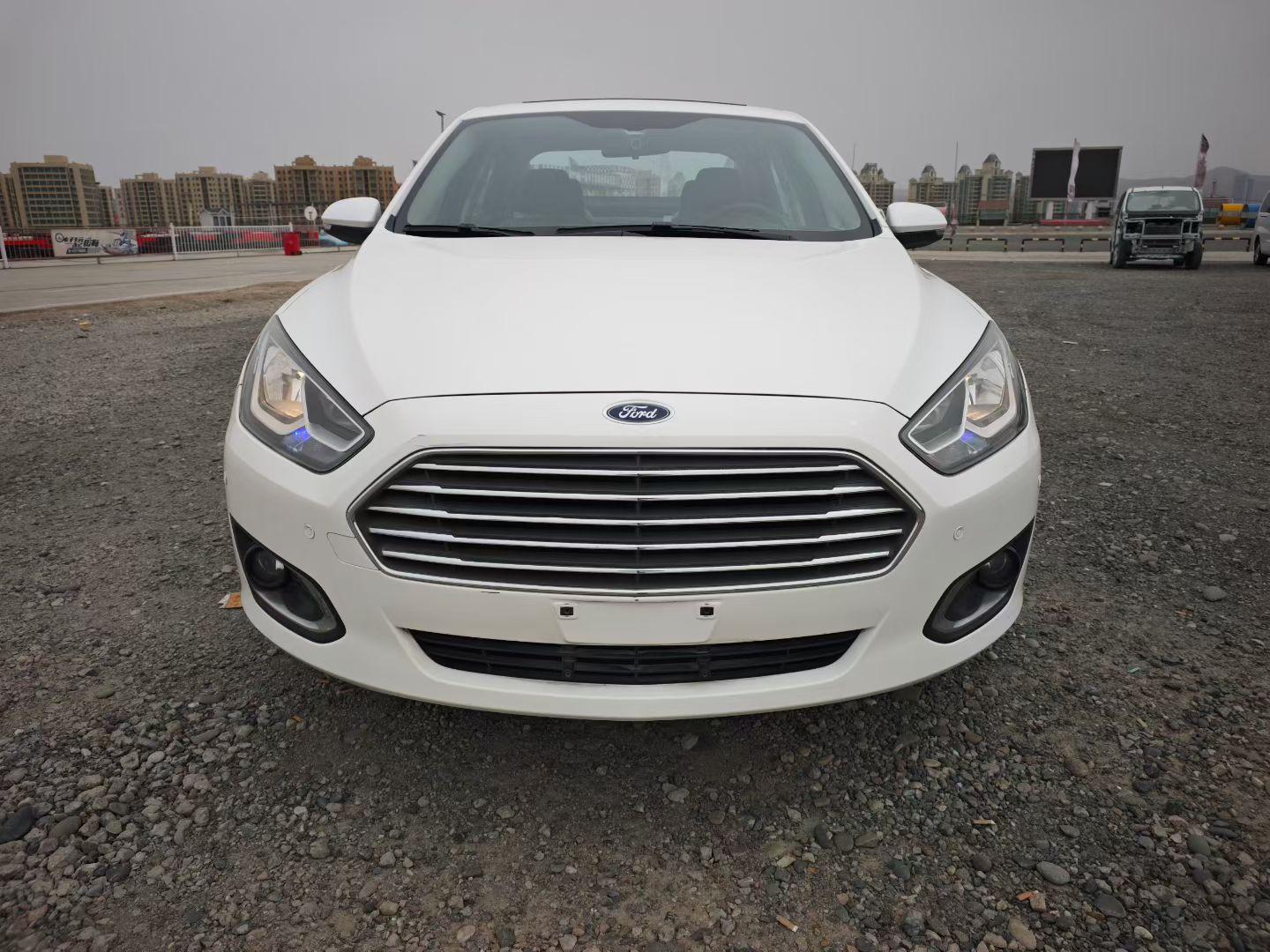 Ford Focus 2017 thumb 9