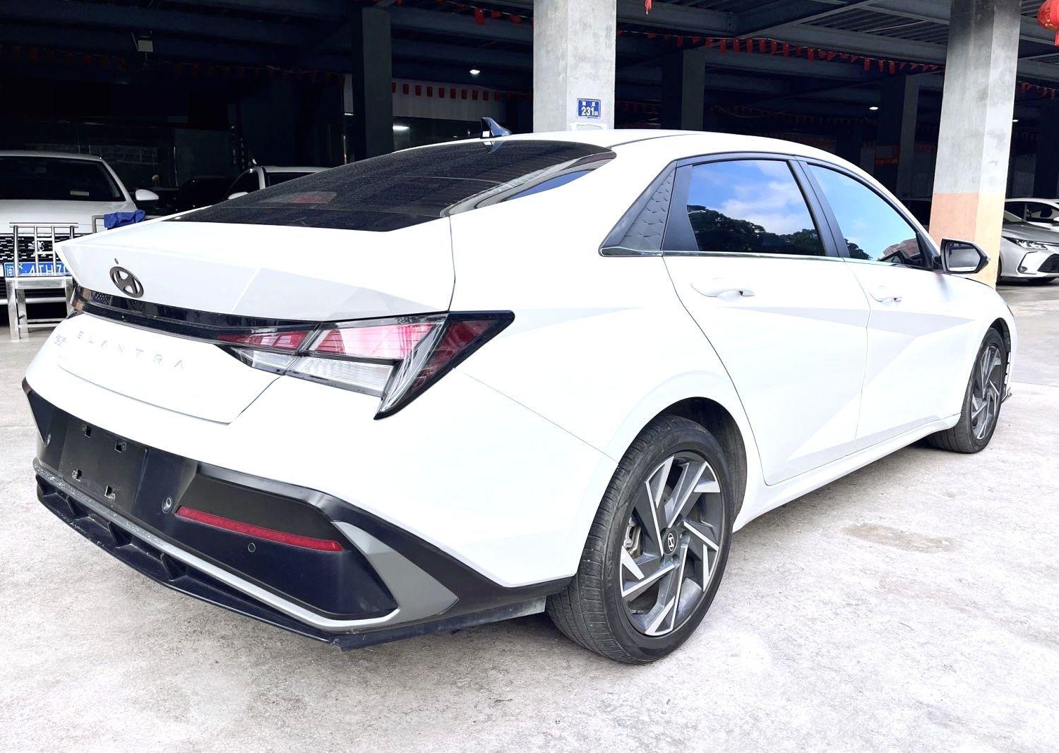 Hyundai Elantra 2023 thumb 4
