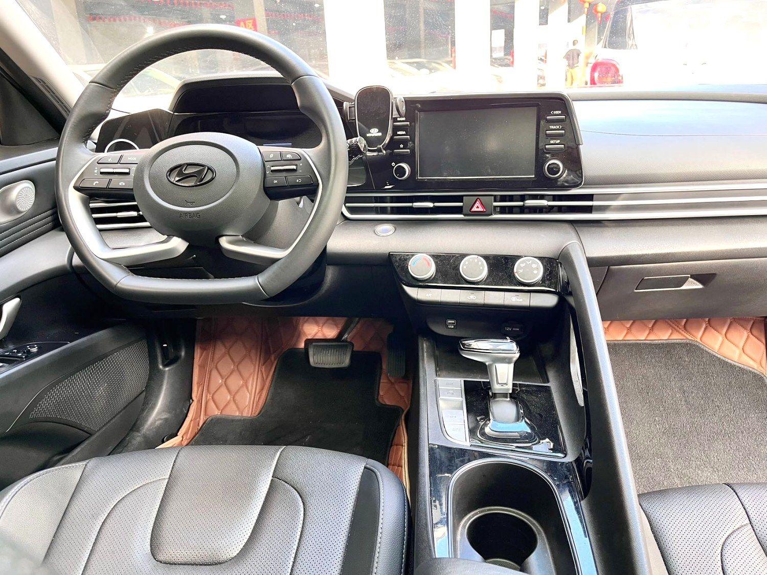 Hyundai Elantra 2023 thumb 6