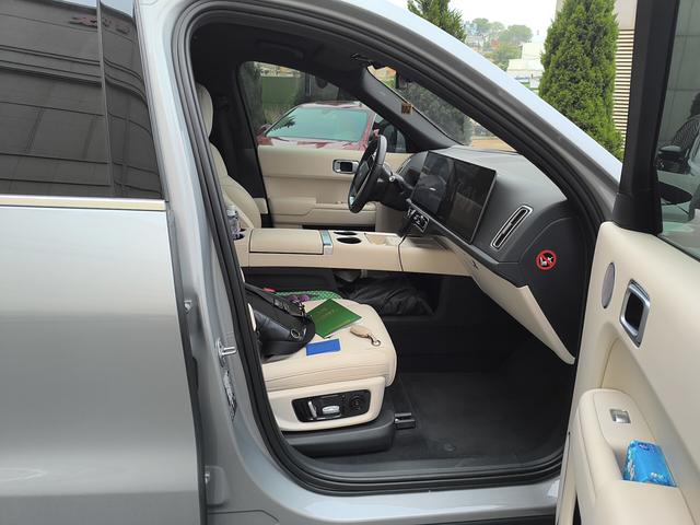 Lixiang (Li Auto) L9 2022 thumb 6
