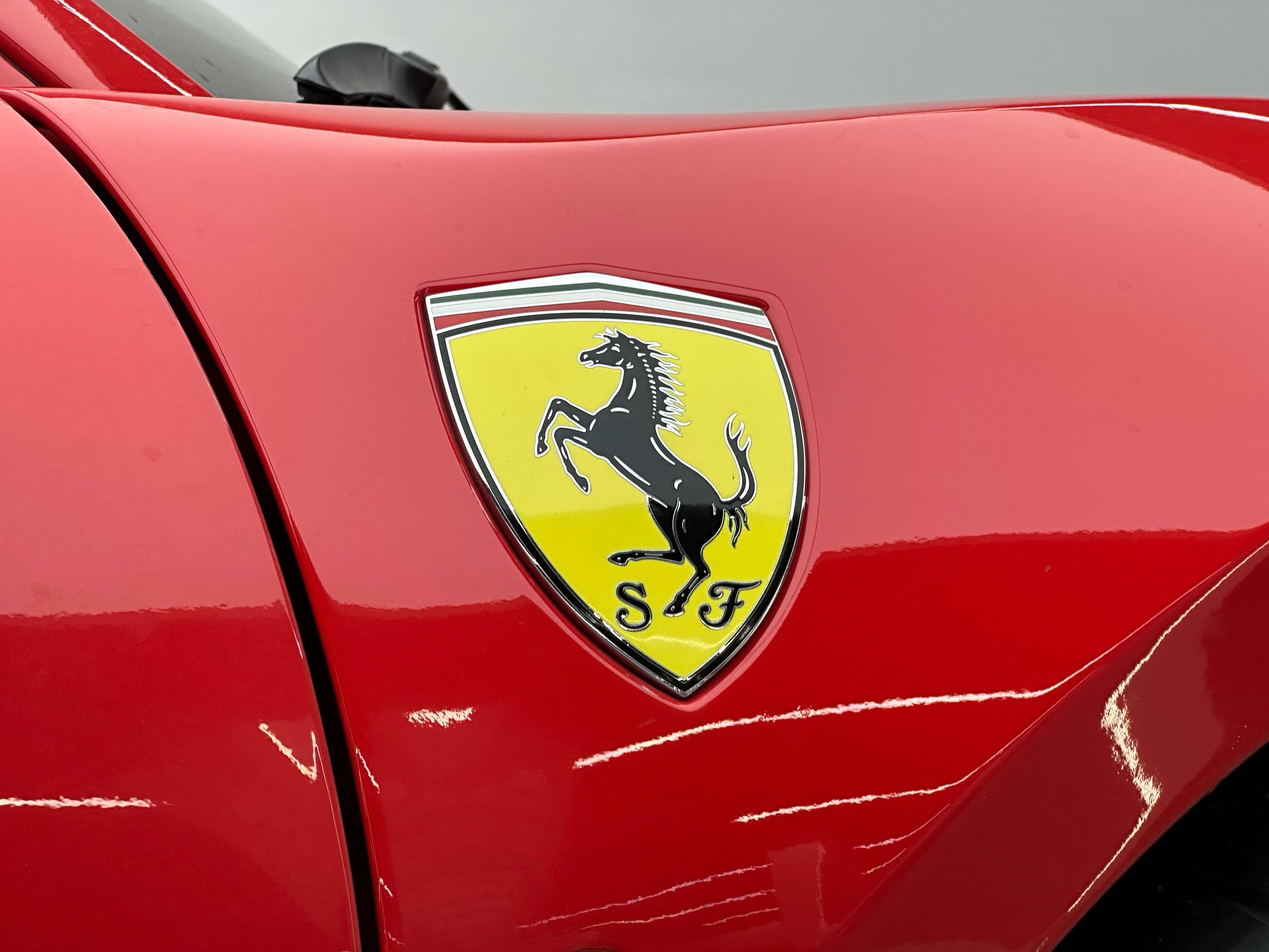 Ferrari 488 2015 thumb 12