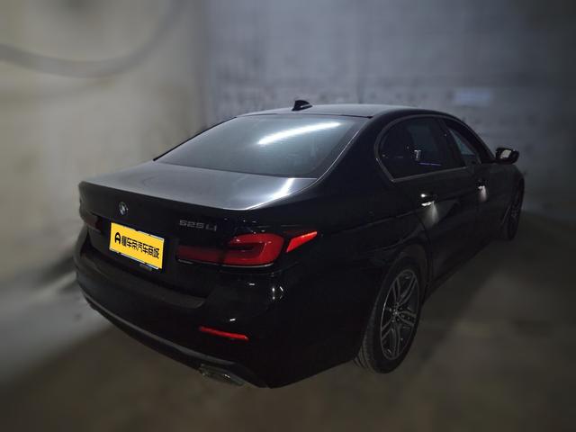 BMW 5 серии 2021 thumb 2