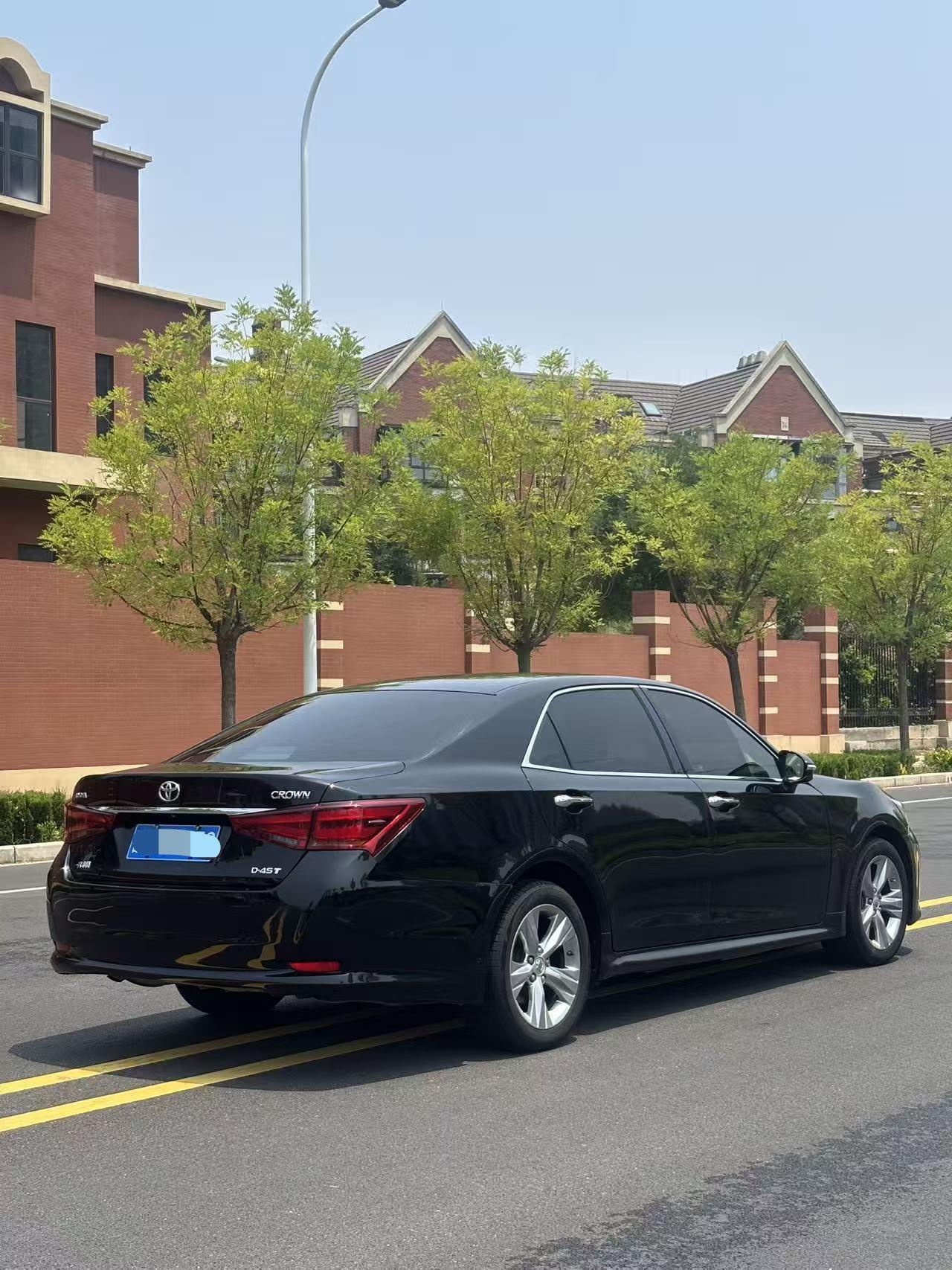Toyota Crown 2015 thumb 4