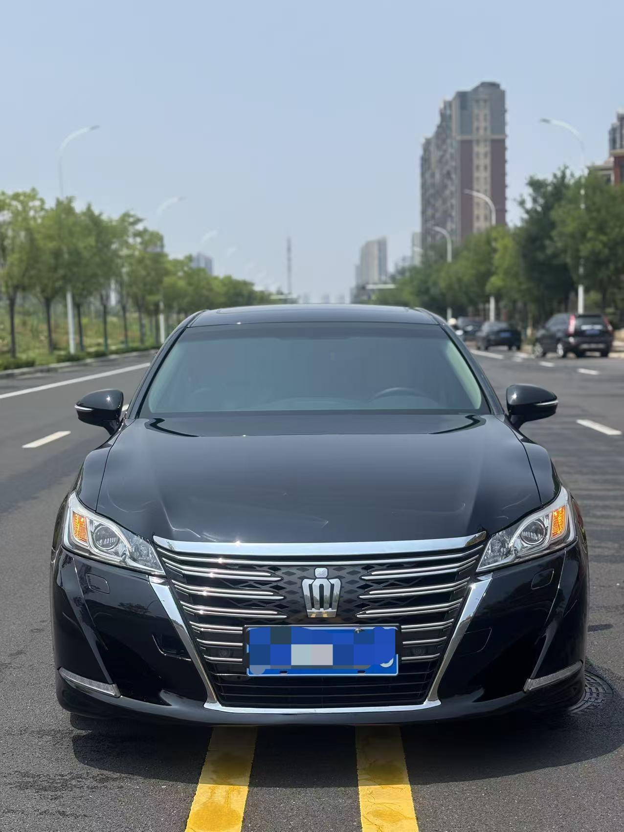 Toyota Crown 2015 thumb 10