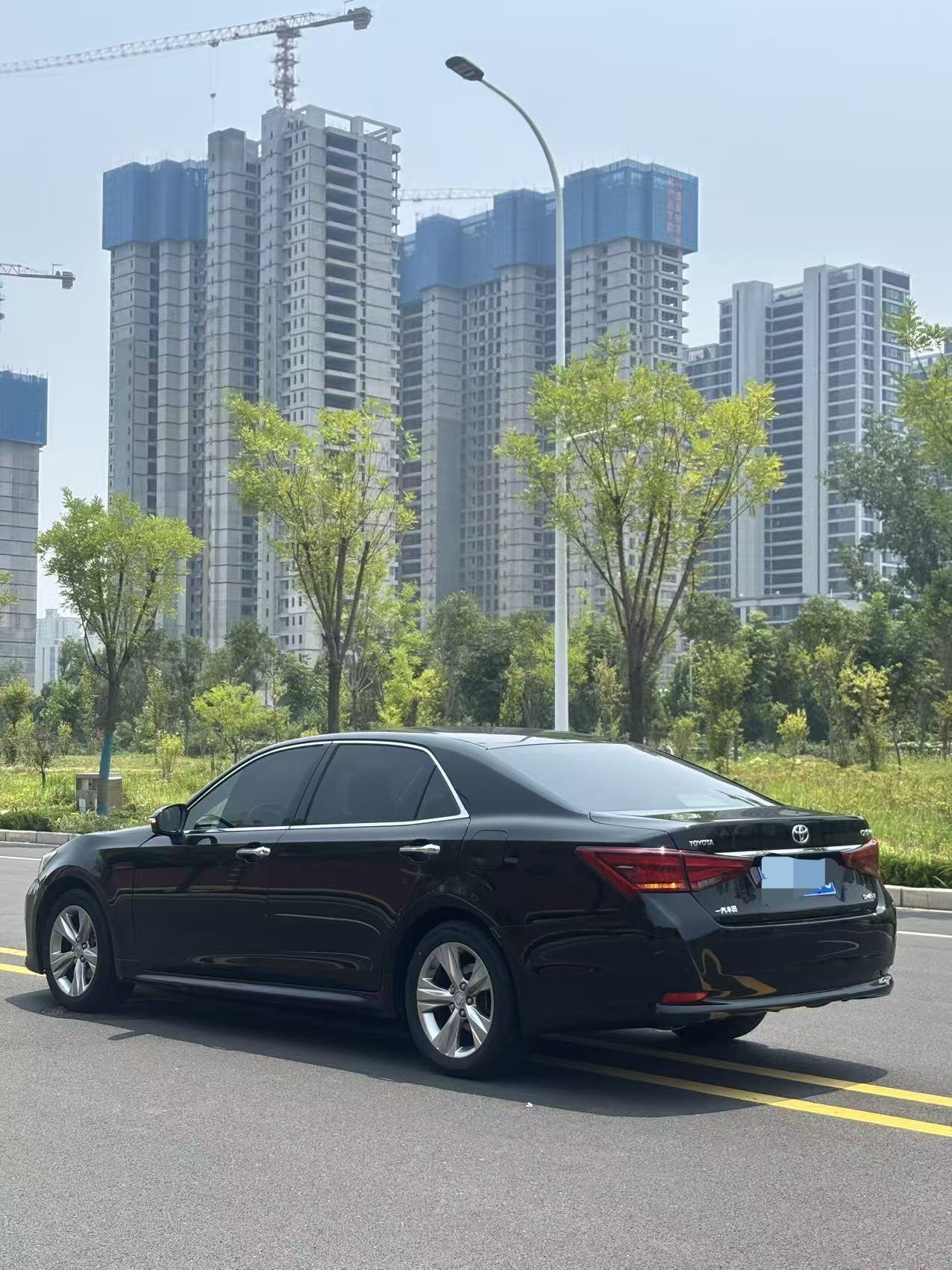 Toyota Crown 2015 thumb 12